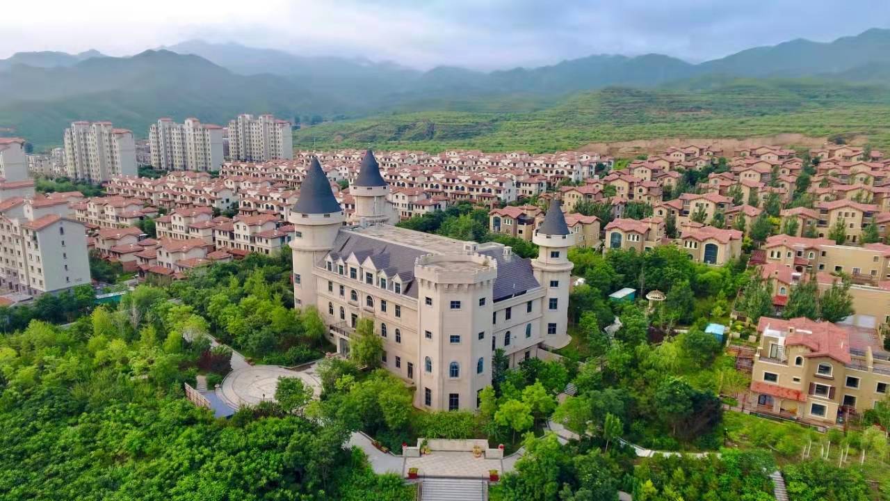 鸿威翡翠城的建筑风格