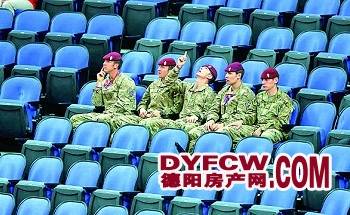 奥运场馆现大面积空座     观众不够士兵来凑