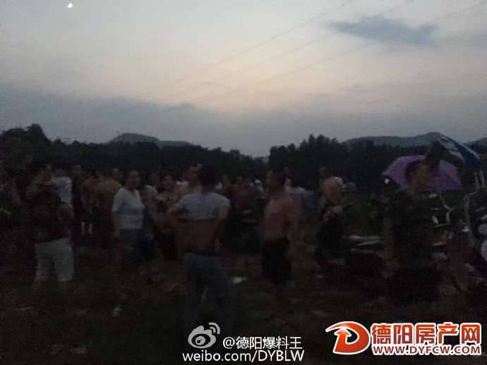 网曝：中江城区七里坝河段，有人被水冲走