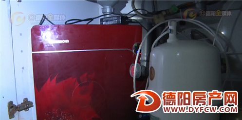 吓死宝宝了！德阳某小区一住户新买的净水器成“炸弹”？