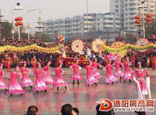 什邡 “巨龙”舞动贺猴年 狮灯锣鼓庆新春
