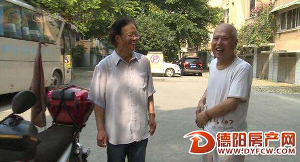 两大爷骑摩托车“超”延安 全程2900公里