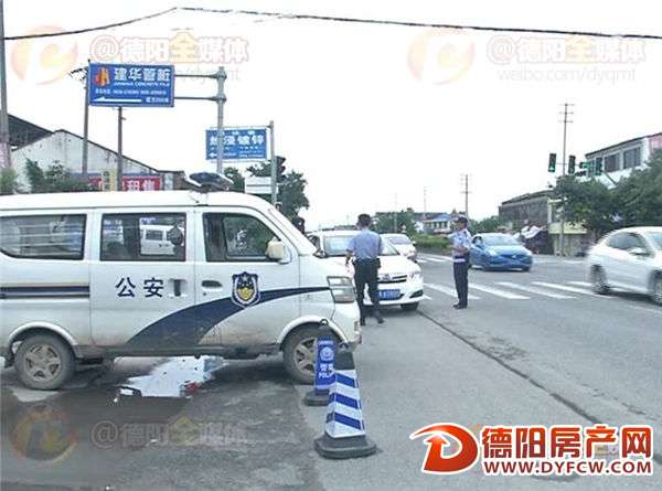 民警好心帮忙推车 半路发现对方竟是偷车贼