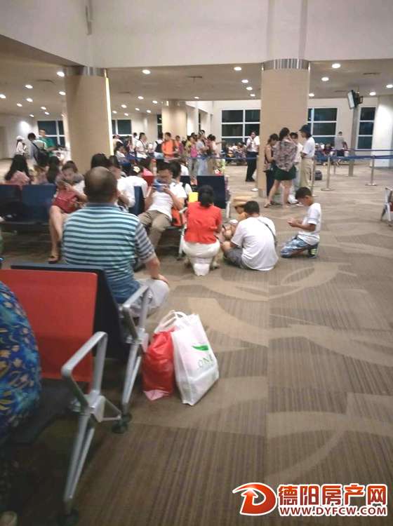 人在“囧途”：德阳游客滞留巴厘岛16个小时