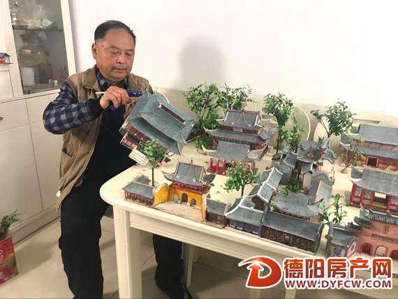 什邡老人凭记忆“还原 ”儿时的云西古镇