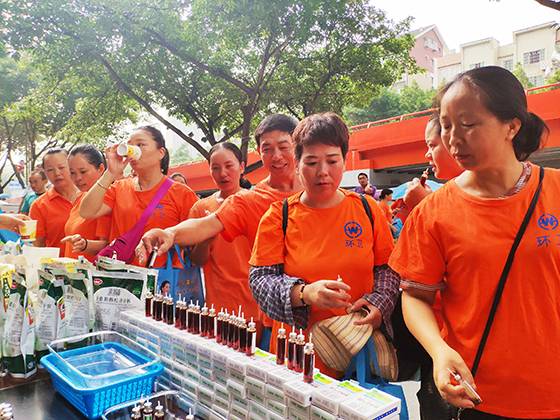 德阳180余名环卫工和高温工作者收获“清凉”