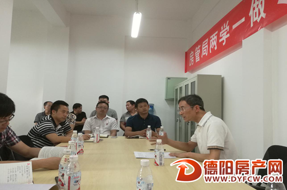 把党课讲堂搬进小区 走访住户倾心听取民声