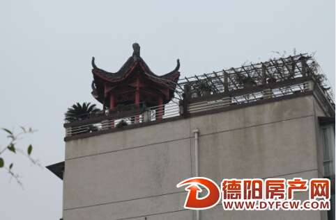 德阳一小区顶楼加盖楼上楼