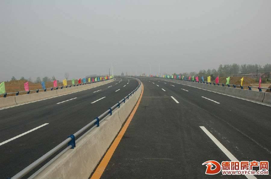 嘉陵江西路上跨宝成线立交桥工程建成通车