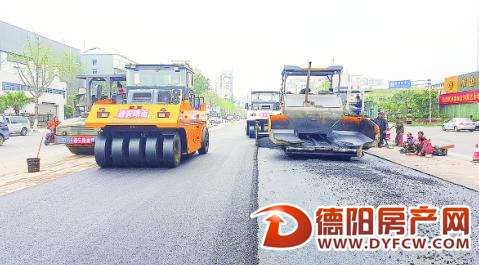 中间隔离带改造完工 长江路昨晚全线通车