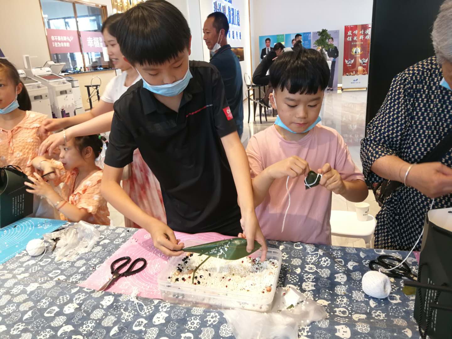活动：准业主到旌湖上境可免费包粽子
